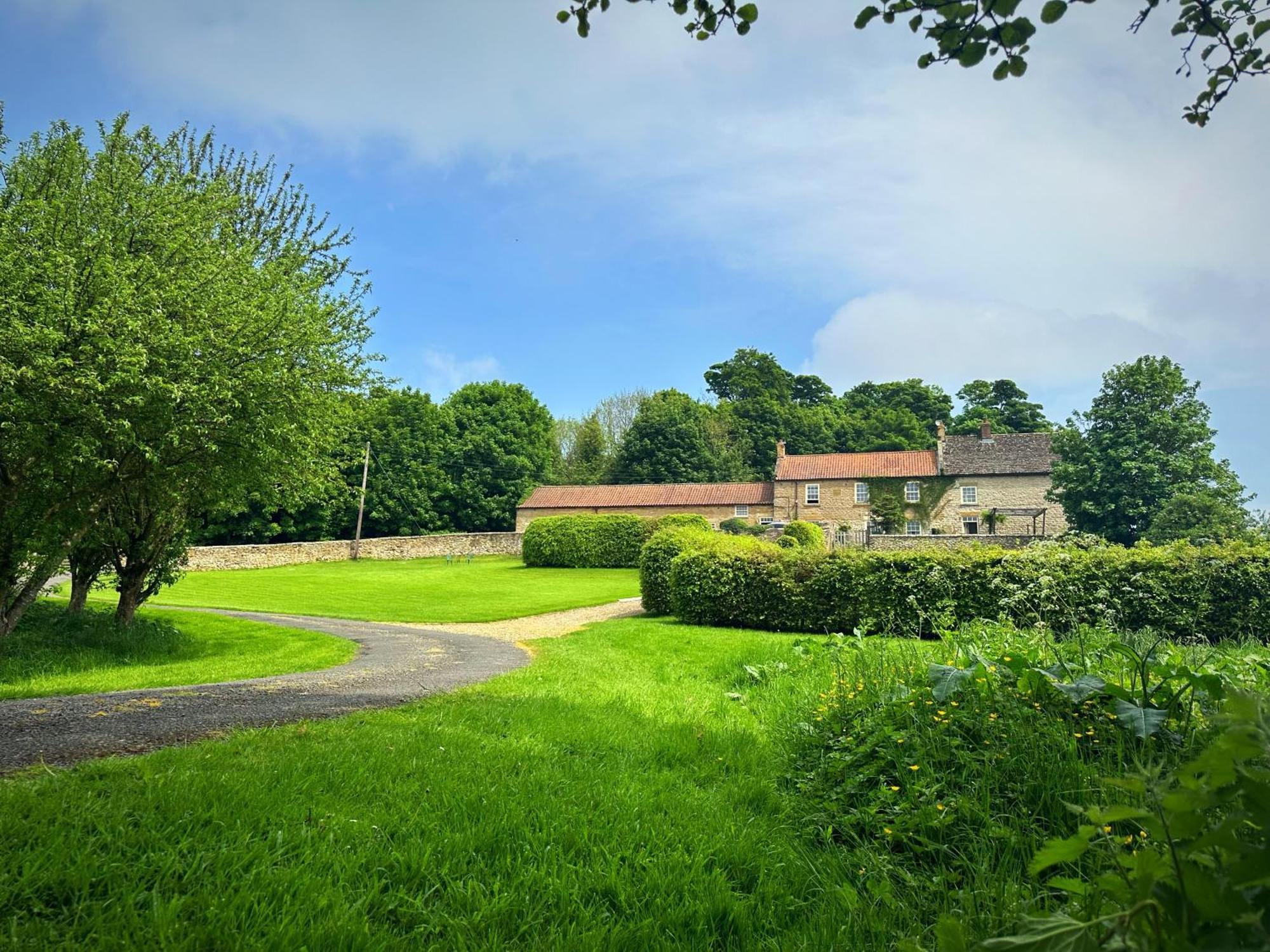 Old Orchard Cottage, Wykeham Scarborough Exterior foto